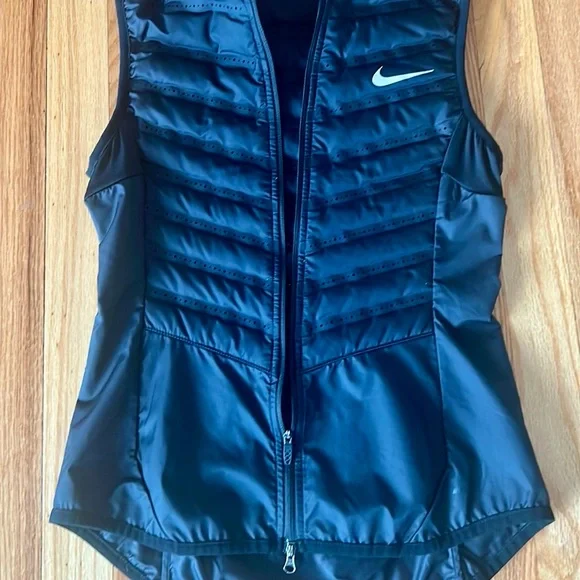 Nike running aeroloft 800 balck  vest women’s size Xs - Picture 3 of 8